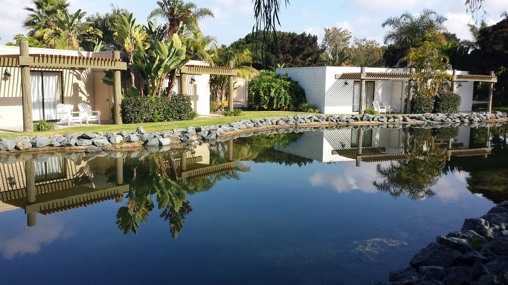 Resort Paradise Point & 4*