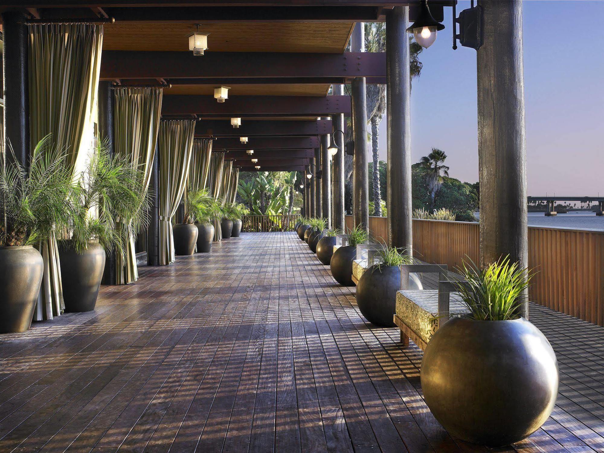 Resort Paradise Point & 4*